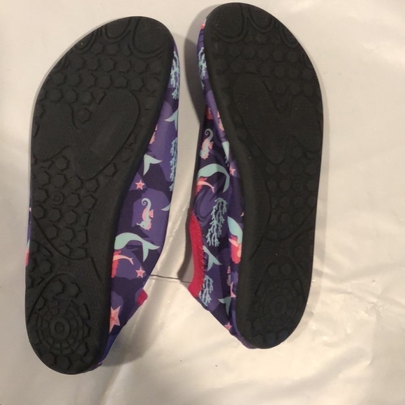 NWOT HIITAVE Mermaid Girls Water Beach Pool Shoes 2/3 - Picture 5 of 5